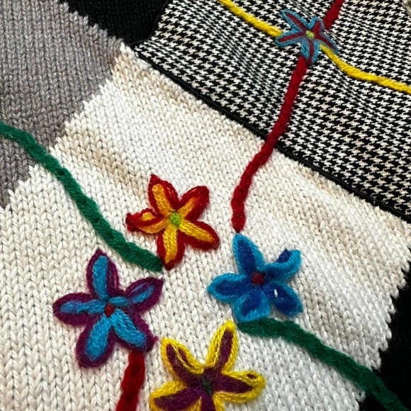 Vintage argyle plaid floral knitted grandma core sweater vest size small - Picture 2 of 5